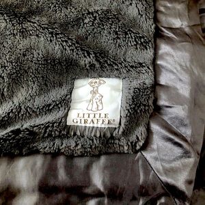 Little giraffe blanket in grey